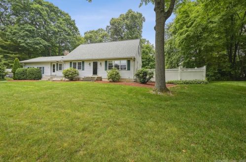 7 Lorraine Rd, Manchester, CT 06040-6322