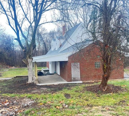 1113 Norwood St, Mckeesport PA  15133-3933 exterior