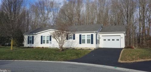 33 Holland Ct, Dover, DE 19901-1333