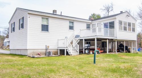 13 Harvey Rd, Londonderry NH  03053-7412 exterior