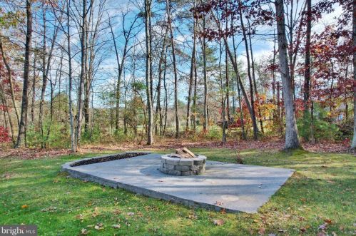 23 Bobby Ln, Edinburg VA  22824-2552 exterior