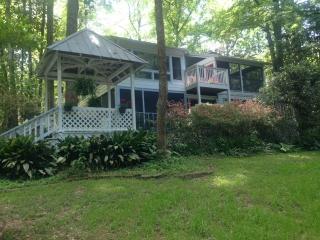 135 Lake Bluff Ln, Havana, FL 32333-5531