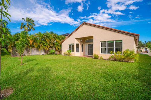 18844 29th Ct, Hollywood FL  33029-2403 exterior