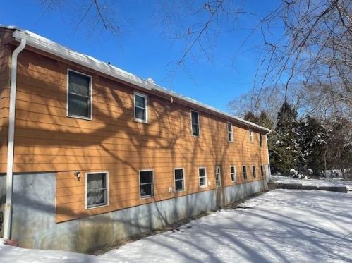 386 Pendar Rd, North Kingstown, RI 02852-6606