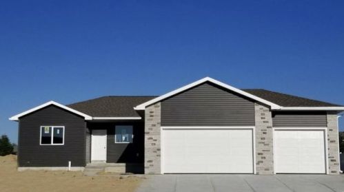 1404 Markay Dr, Hayland, NE 68955