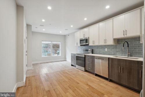 1005 Marshall St, Philadelphia, PA 19123-1308