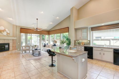 1000 Souza Dr, Folsom CA  95762-7550 exterior