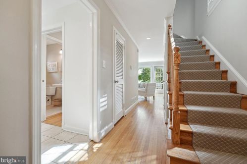 5014 Cathedral Ave, Washington, DC 20016-2646