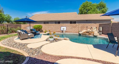 2546 Sunnyvale Ave, Gilbert AZ  85295-2066 exterior
