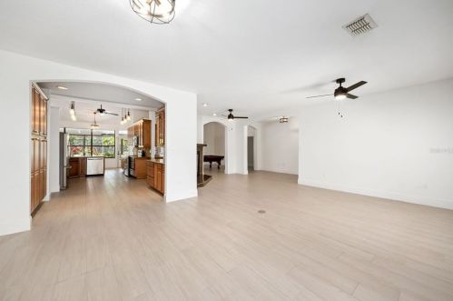 552 Lake Ave, Altamonte Springs FL  32701-3639 exterior