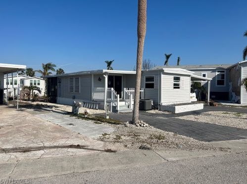 11280 Bougainvillea Ln, Fort Myers Beach, FL 33931-3189