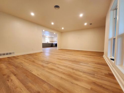 1327 Cloverdale Dr, Richardson TX  75080-4710 exterior