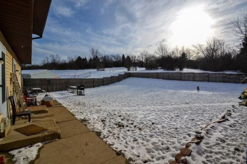 2125 Kilps Dr, Waukesha WI  53188-4708 exterior