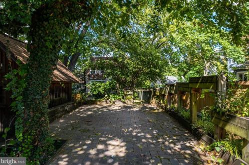 4210 Jenifer St, Washington DC 20015-1959 exterior