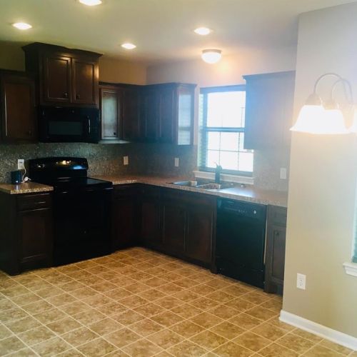 1015 Jackson St, Hempstead, TX 77445-6714