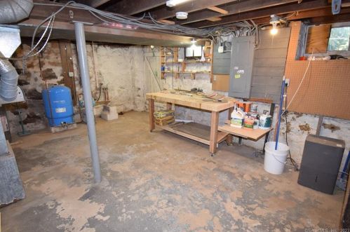 168 Sea Hill Rd, North Branford CT  06471-1406 exterior