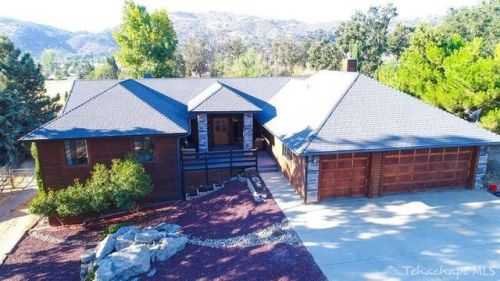 30240 Knight Ct, Tehachapi, CA 93561-8520