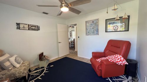 1911 Gaskins Cir, Fort Pierce FL  34952-6640 exterior