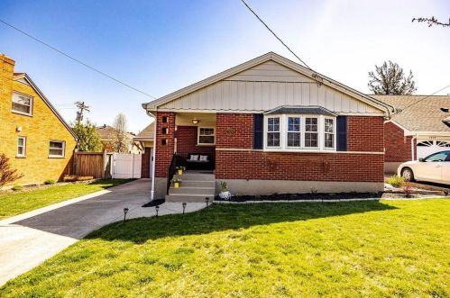 7852 Gail Dr, Cincinnati, OH 45236-2332