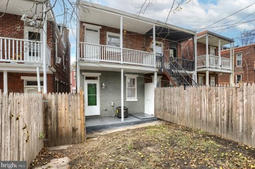 1205 Walnut St, Harrisburg PA  17103-2238 exterior