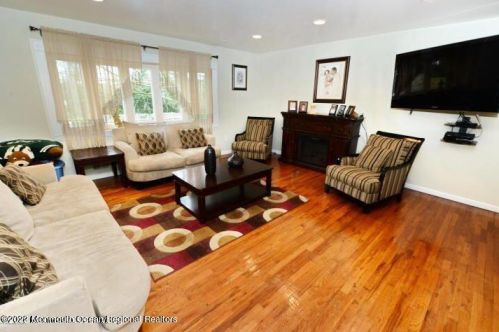 1671 Burrsville Rd, Bricktown, NJ 08724-2362
