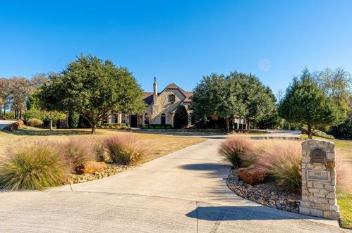 201 Regency Ct, Denton, TX 76210-8502