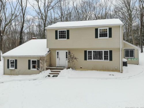 56 Great Ring Rd, Sandy Hook CT 06482-1605 exterior