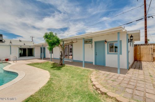 4333 17 Ave, Phoenix AZ 85085-6300 exterior