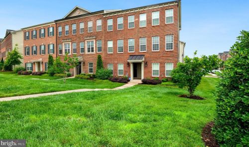 15387 Rosemont Manor Dr, Haymarket, VA 20169-6239