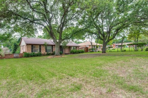 2518 Bridal Wreath Ln, Dallas TX  75233-3304 exterior