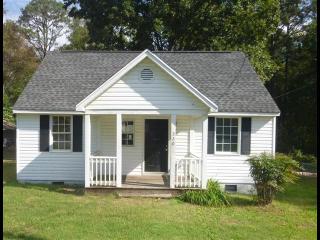 220 Algiers Dr, Sandston, VA 23150-1603