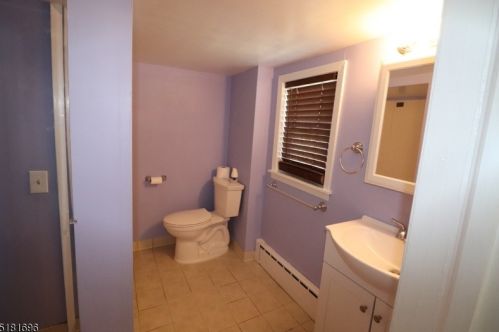 210 8 Ave, Manville NJ  08835-1233 exterior