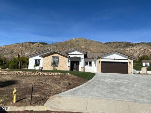 5798 Saturn Ct, San Bernardino, CA 92407-2728