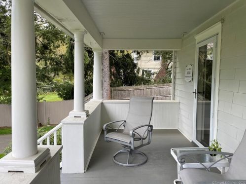 111 Kings Hwy, Westport CT  06880-4718 exterior