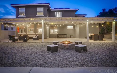 5057 Bella Collina St, Oceanside CA  92056-1924 exterior