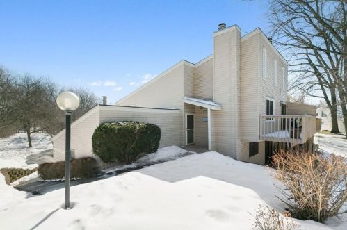 5626 Innsbruck Ct, Minneapolis, MN 55432-6005
