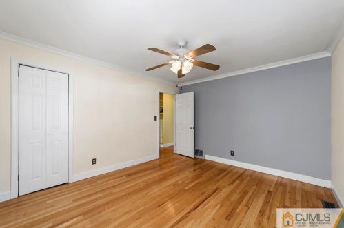 23 Victory Pl, East Brunswick NJ  08816-2232 exterior