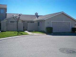539 Helen Ct, Hollister, CA 95023-6603
