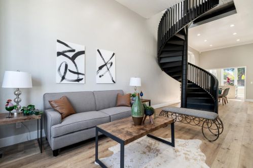 1433 Adeline St, Oakland CA  94607-2800 exterior