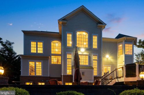 19372 Ml Dm Pl, Leesburg VA 20176-1637 exterior