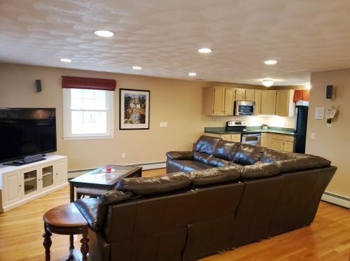 19 Ducarl Dr, Lincoln RI  02865-1320 exterior