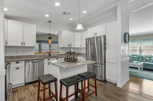170 Oceans Blvd, Naples, FL 34104-4120