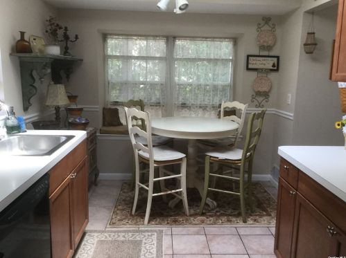530 Race Pl, Oakdale, NY 11769-1723