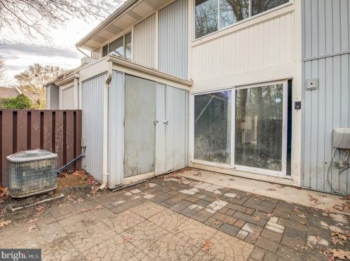 2238 Southgate Sq, Herndon VA  20191-1229 exterior