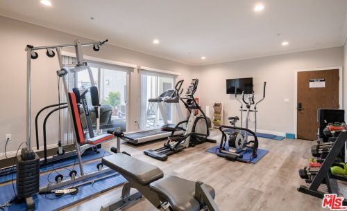 4742 Sepulveda, Van Nuys CA 91402-4344 exterior