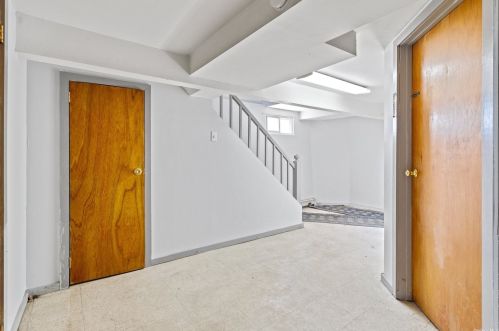 56 Wellington Rd, Floral Park NY  11003-1414 exterior