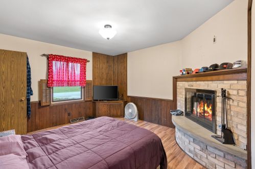 6822 Eastwood Trl, West Bend WI  53090-8912 exterior