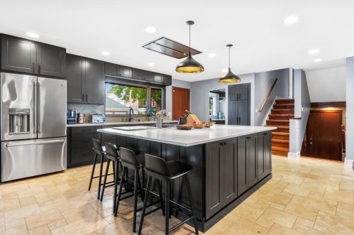 4101 Lk Dr, Milwaukee WI 53211-1720 exterior