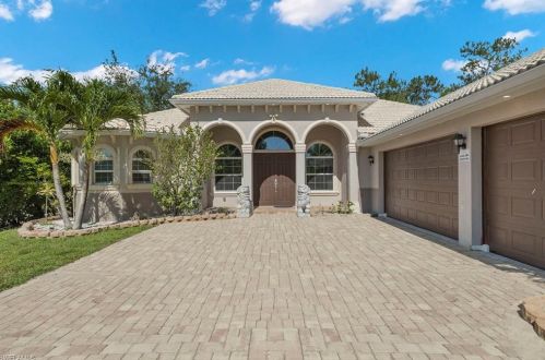 3120 68th St, Naples, FL 34105-7228