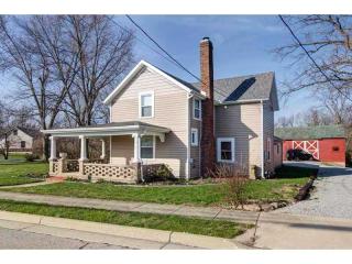 1608 Echo Lake Dr, Piqua, OH 45356-4316